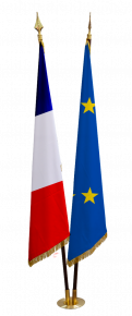 Lot de 2 drapeaux Prestige satin France-Europe avec franges et socle laiton 2 places